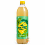 Bouteille plastique de 1 L de citronnade saveur menthe, bouchon jaune, étiquette verte illustrée d'un citron jaune et de feuilles de menthe